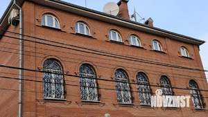 Дом 480м², 3-этажный, участок 6 сот.