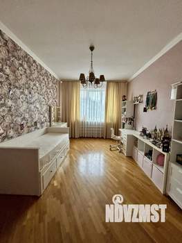 Дом 287м², 2-этажный, участок 8 сот.