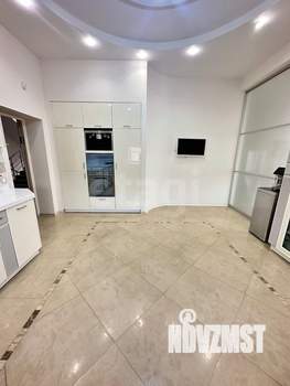 Дом 550м², 3-этажный, участок 10 сот.