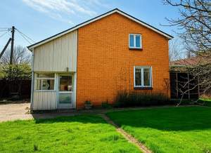 Дом 77м², 2-этажный, участок 7 сот.