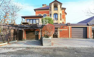 Дом 200м², 2-этажный, участок 4 сот.