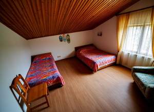 Дом 77м², 2-этажный, участок 7 сот.