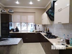 Дом 184м², 2-этажный, участок 6 сот.