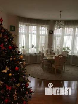 Дом 240м², 2-этажный, участок 3 сот.