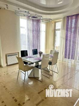 Дом 550м², 3-этажный, участок 10 сот.