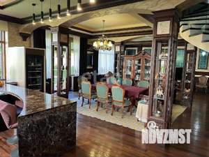 Дом 486м², 3-этажный, участок 6 сот.