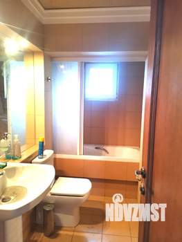 Дом 360м², 3-этажный, участок 6 сот.