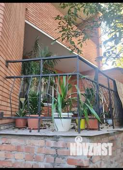 Дом 450м², 3-этажный, участок 10 сот.