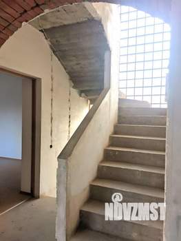 Дом 360м², 3-этажный, участок 6 сот.