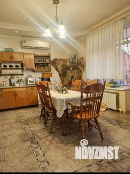 Дом 450м², 3-этажный, участок 10 сот.