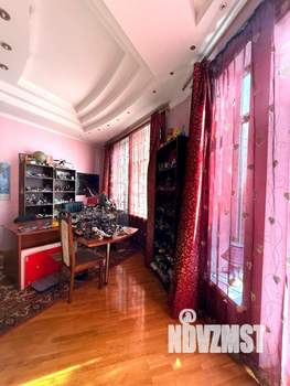 Дом 302м², 3-этажный, участок 5 сот.