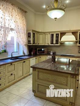 Дом 402м², 3-этажный, участок 5 сот.