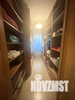 Дом 200м², 2-этажный, участок 5 сот.