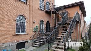 Дом 480м², 3-этажный, участок 6 сот.