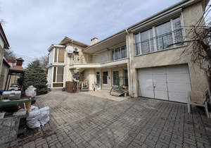 Дом 282м², 2-этажный, участок 3 сот.