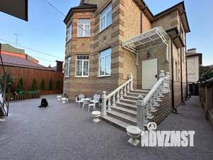 Коттедж 450м², 3-этажный, участок 6 сот.