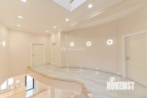 Дом 604м², 3-этажный, участок 8 сот.