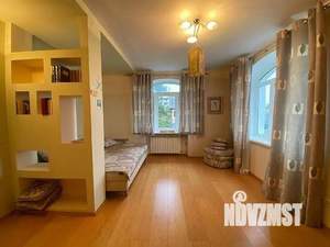 Дом 356м², 2-этажный, участок 6 сот.