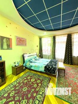 Дом 302м², 3-этажный, участок 5 сот.