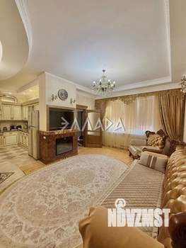 Дом 210м², 2-этажный, участок 6 сот.