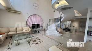 Дом 506м², 3-этажный, участок 7 сот.