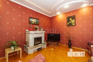 Дом 313м², 2-этажный, участок 7 сот.