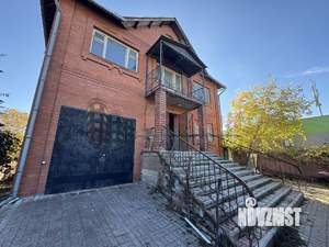 Дом 427м², 3-этажный, участок 10 сот.