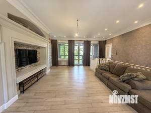 Дом 295м², 2-этажный, участок 10 сот.