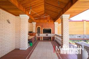 Дом 1000м², 4-этажный, участок 8 сот.