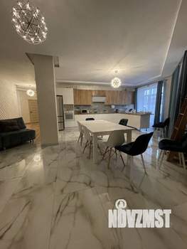 Дом 300м², 2-этажный, участок 6 сот.