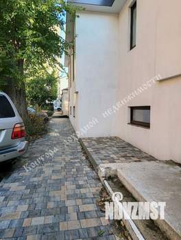 Дом 263м², 1-этажный, участок 3 сот.