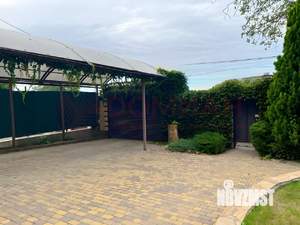 Дом 292м², 3-этажный, участок 8 сот.