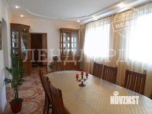 Дом 220м², 2-этажный, участок 7 сот.