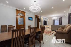 Дом 180м², 2-этажный, участок 6 сот.