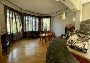 Дом 400м², 3-этажный, участок 10 сот.