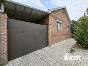 Дом 240м², 2-этажный, участок 5 сот.