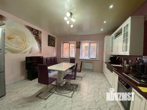 Дом 246м², 2-этажный, участок 3 сот.