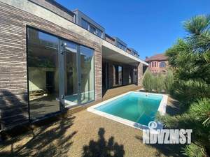 Дом 278м², 2-этажный, участок 4 сот.