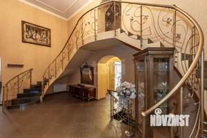 Дом 375м², 3-этажный, участок 6 сот.