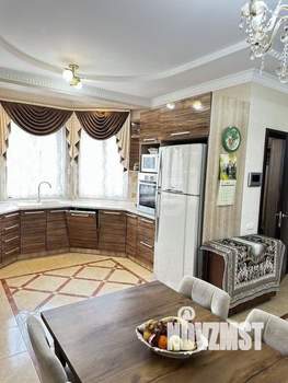 Дом 246м², 4-этажный, участок 310 сот.