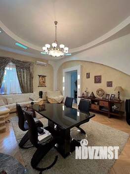 Дом 312м², 3-этажный, участок 3 сот.