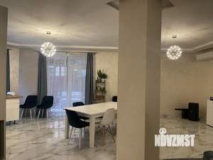 Дом 300м², 2-этажный, участок 6 сот.