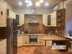 Дом 256м², 2-этажный, участок 6 сот.