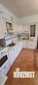 Дом 212м², 2-этажный, участок 6 сот.