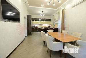 Дом 300м², 3-этажный, участок 5 сот.