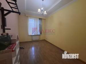 Дом 198м², 2-этажный, участок 318 сот.