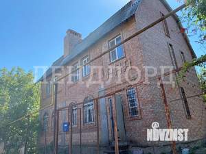 Дом 240м², 3-этажный, участок 6 сот.