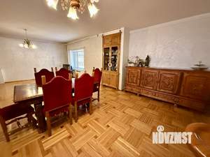 Дом 288м², 2-этажный, участок 4 сот.