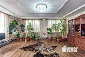 Дом 317м², 3-этажный, участок 2 сот.