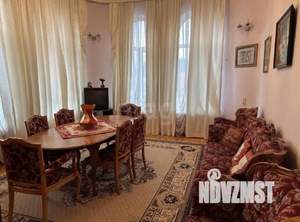 Дом 293м², 3-этажный, участок 4 сот.